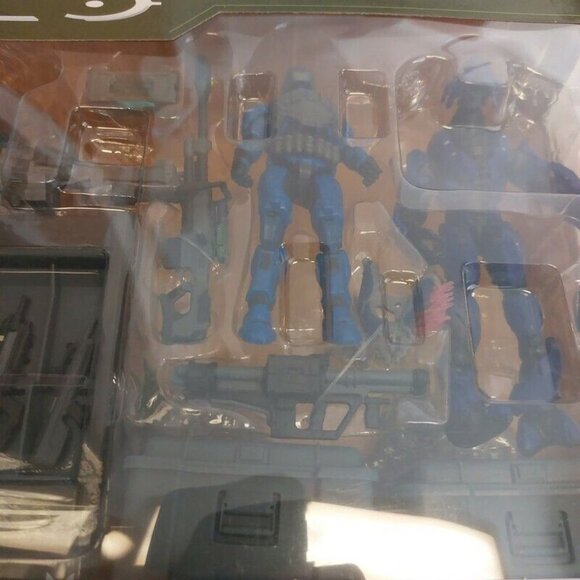 HALO UNSC Checkpoint w/ Spartan Gungir and Elite Mercenary Action Figure Set - Picture 2 of 5